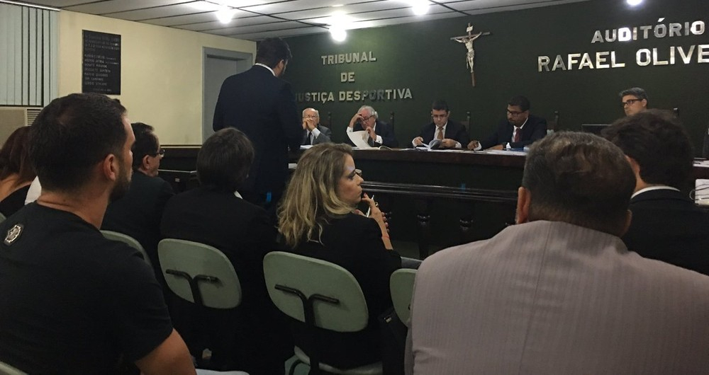 Caso Ba-Vi: Mancini é absolvido; Kanu, Vinícius e mais cinco pegam gancho