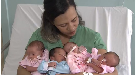 Mulher dá à luz quadrigêmeos em gestação natural na BA: ‘Foi um susto, mas milagre a gente aceita’, diz mãe