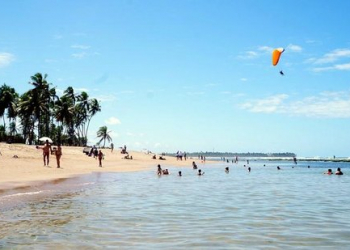 Idosa de 81 anos morre afogada ao levar presente para Iemanjá