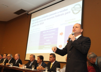 Prefeitos cobram recurso de custeio em reunião com ministro da Saúde na UPB