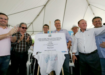 Acompanhado do governador Rui Costa, deputado Aderbal Caldas participa de ato de inauguração e ordens de serviço em Olindina  