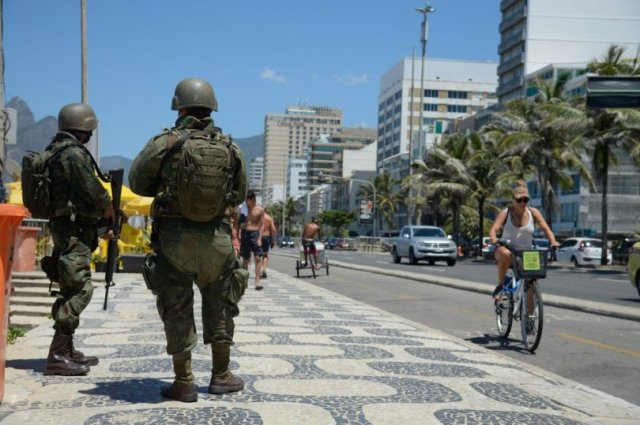 Temer decide decretar intervenção na segurança do Rio de Janeiro