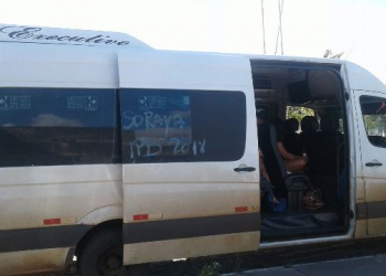 Passageiro surta, mata menino de 13 anos a facadas e fere três pessoas