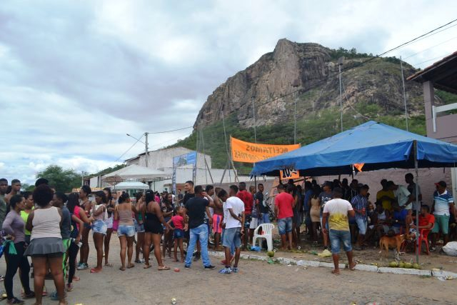 Tanquinho – Subida ao Monte da Emancipação atrai centenas de pessoas