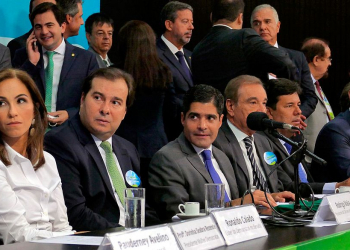 Prefeito ACM Neto assume comando nacional do DEM