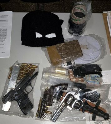 Tucano – Dois homens e uma mulher suspeitos de tráfico de drogas morrem em confronto com a Cipe Nordeste