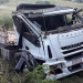 Motorista morre após caminhão tombar na BA-130, no município de Mairi