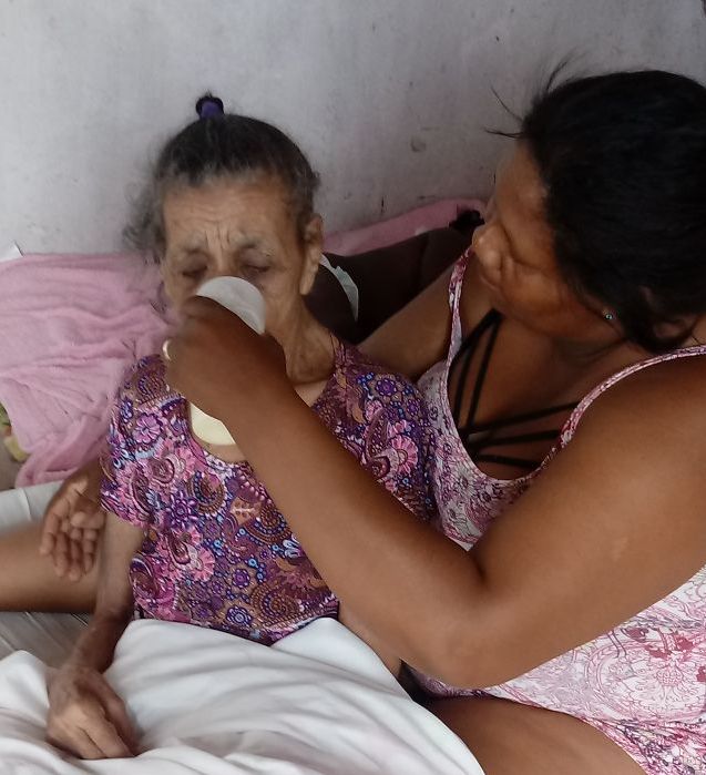Mulher guerreira: conheça a história de Carla Ramos e sua multi função em Coité