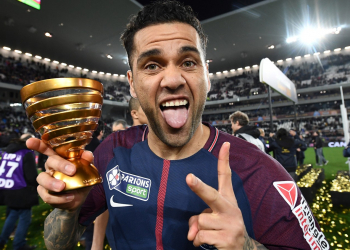 Daniel Alves chega ao 36º título e é o jogador mais vitorioso da atualidade