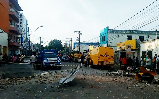Criminosos explodem empresa de valores e matam vigilante no sul da Bahia
