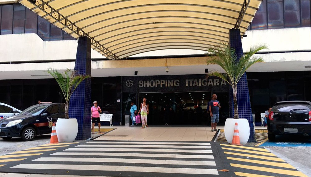 Assaltantes vestidos de operários roubam malotes do BB em shopping