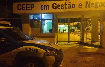 Jacobina: dupla armada invade Colégio e assalta alunos e professora. Ação causou pânico no educandário.