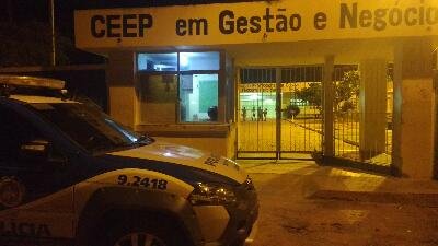 Jacobina: dupla armada invade Colégio e assalta alunos e professora. Ação causou pânico no educandário.