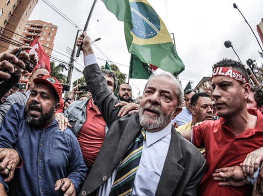 Derrotado no STJ, Lula diz que levará candidatura ‘até as últimas consequências’