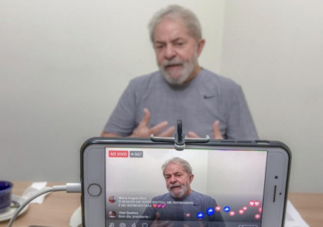Sou um inocente condenado e perseguido, afirma Lula