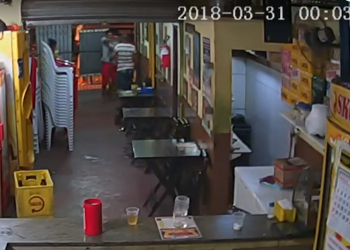 Câmera de segurança registra momento que assassino matou dono de bar em Riachão
