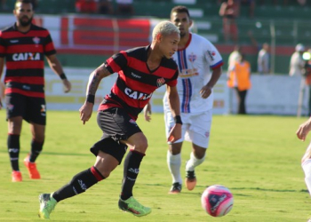 Baianão: Vitória leva gol nos acréscimos e deixa de ampliar vantagem sobre o Bahia de Feira
