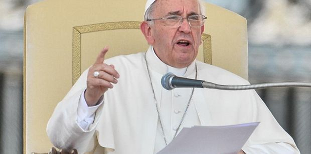 “Não tenha medo de tatuagens”, diz Papa Francisco
