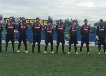 Clube do Paraná tem uniforme roubado e joga com material emprestado