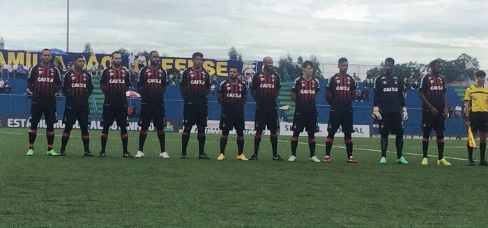 Clube do Paraná tem uniforme roubado e joga com material emprestado
