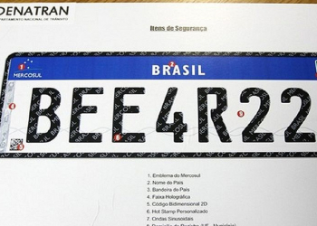 Veículos registrados no Brasil terão de trocar placas para seguir o padrão Mercosul