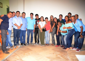 Serrinha – Políticos participam da Procissão do Fogaréu e deputado disse que ACM Neto vai anunciar pré-candidatura