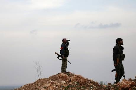 Guerra na Síria soma mais de meio milhão de mortos, segundo ONG