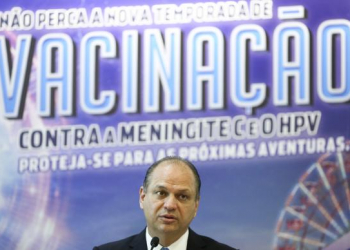 Governo quer vacinar 10 milhões de adolescentes contra meningite e HPV
