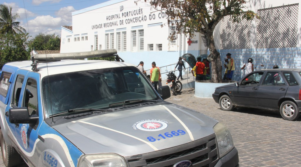 Coité – Dupla a bordo de uma motocicleta fere jovem a tiro numa barraca das Casas Populares
