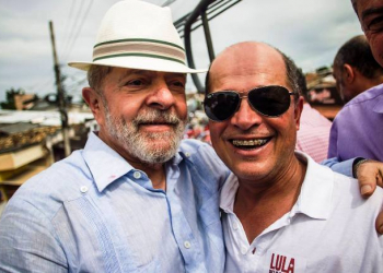 Líder do PT afirma que existe “cruzada insana” contra Lula