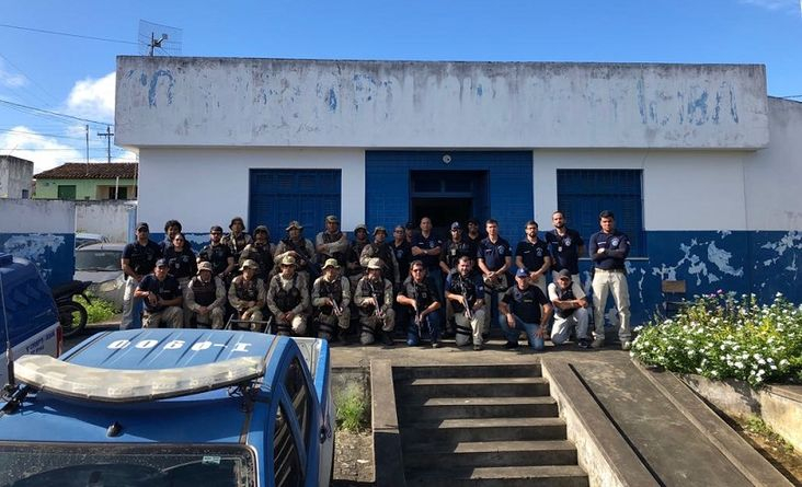 Dezoito mil reais e armas são apreendidos com ciganos durante operação