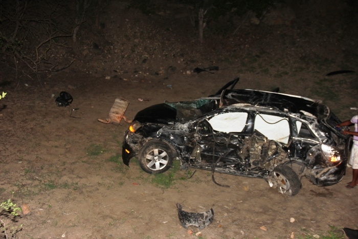 Colisão envolvendo carro e moto deixa dois mortos e seis feridos na saída Santaluz-Queimadas (Atualizada ás 03h04)