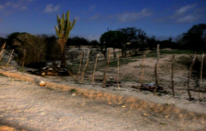 Colisão envolvendo carro e moto deixa dois mortos e seis feridos na saída Santaluz-Queimadas (Atualizada ás 03h04)