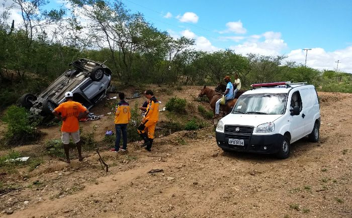 Coité – Anjos da Vida socorre vítimas de dois capotamentos e um atropelo na manhã deste domingo