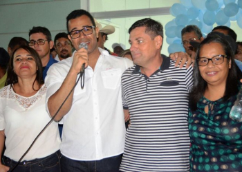 Araci – Durante ato de inauguração de obras, prefeito destaca importância do trabalho do deputado Alex da Piatã na área de saúde