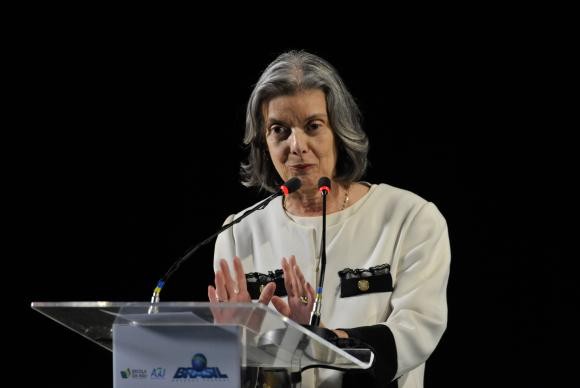 Com viagem de Temer, Cármen Lúcia assume a Presidência da República