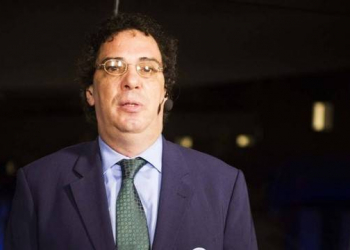 Casagrande é internado durante clássico com suspeita de infarto