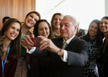 Enquanto as pessoas protestam, a caravana aqui do governo vai trabalhar’, diz Temer
