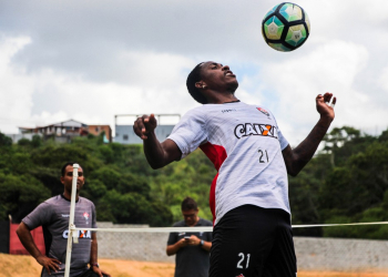 Para superar o Inter, Denílson prega Vitória ofensivo: “Vamos nos expor”