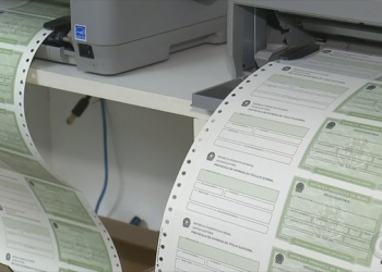 A seis meses do 1º turno, eleitor tem 30 dias para transferir, atualizar ou emitir título eleitoral