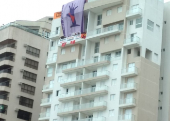 SP – Manifestantes ocupam triplex atribuído a Lula em Guarujá