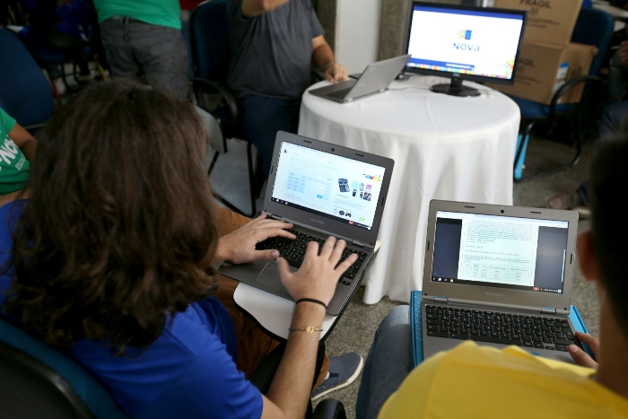 Em parceria com o Google, Governo lança projeto que levará internet de alta qualidade para colégios estaduais