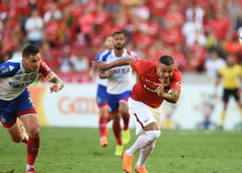 Bahia sem inspiração estreia com derrota no Brasileirão