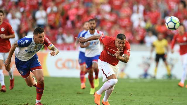Bahia sem inspiração estreia com derrota no Brasileirão