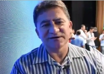 Prefeito de Valente saiu na frente ao declarar apoio a Zé Ronaldo para governador, mas seu partido também lançou candidato