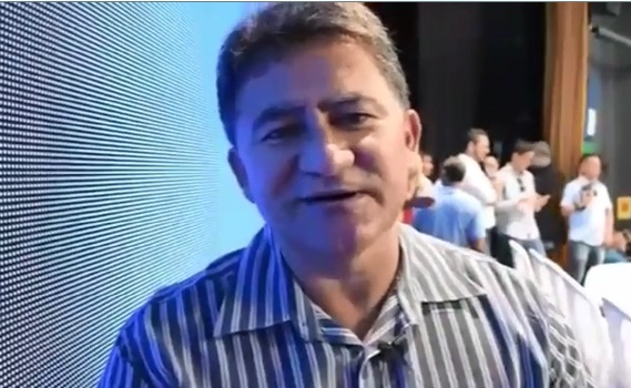 Prefeito de Valente saiu na frente ao declarar apoio a Zé Ronaldo para governador, mas seu partido também lançou candidato