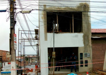 Operário morre após sofrer descarga elétrica e cair de imóvel em construção na Bahia