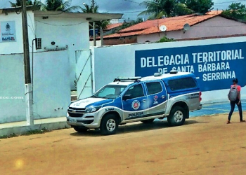 Homem é morto a facadas no centro da cidade de Santa Bárbara; assassino foi detido pela PM
