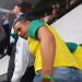 Na Bahia, Bolsonaro chuta pixuleco de Lula preso e faz discurso no aeroporto