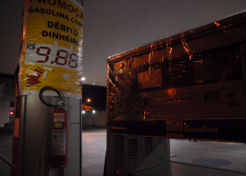 Preço do litro da gasolina dispara em alguns pontos do DF e chega a R$ 9,99